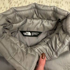 Women’s winter north face grey large jacket